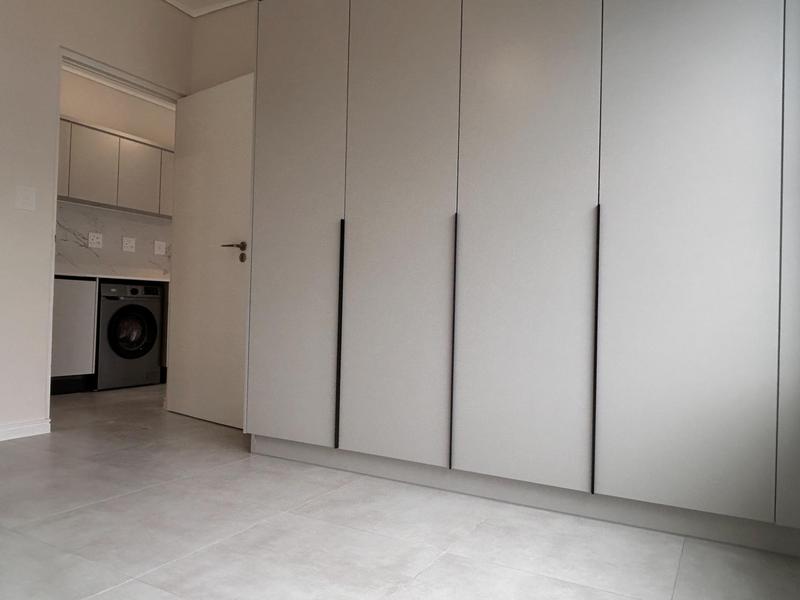 1 Bedroom Property for Sale in Sandown Western Cape